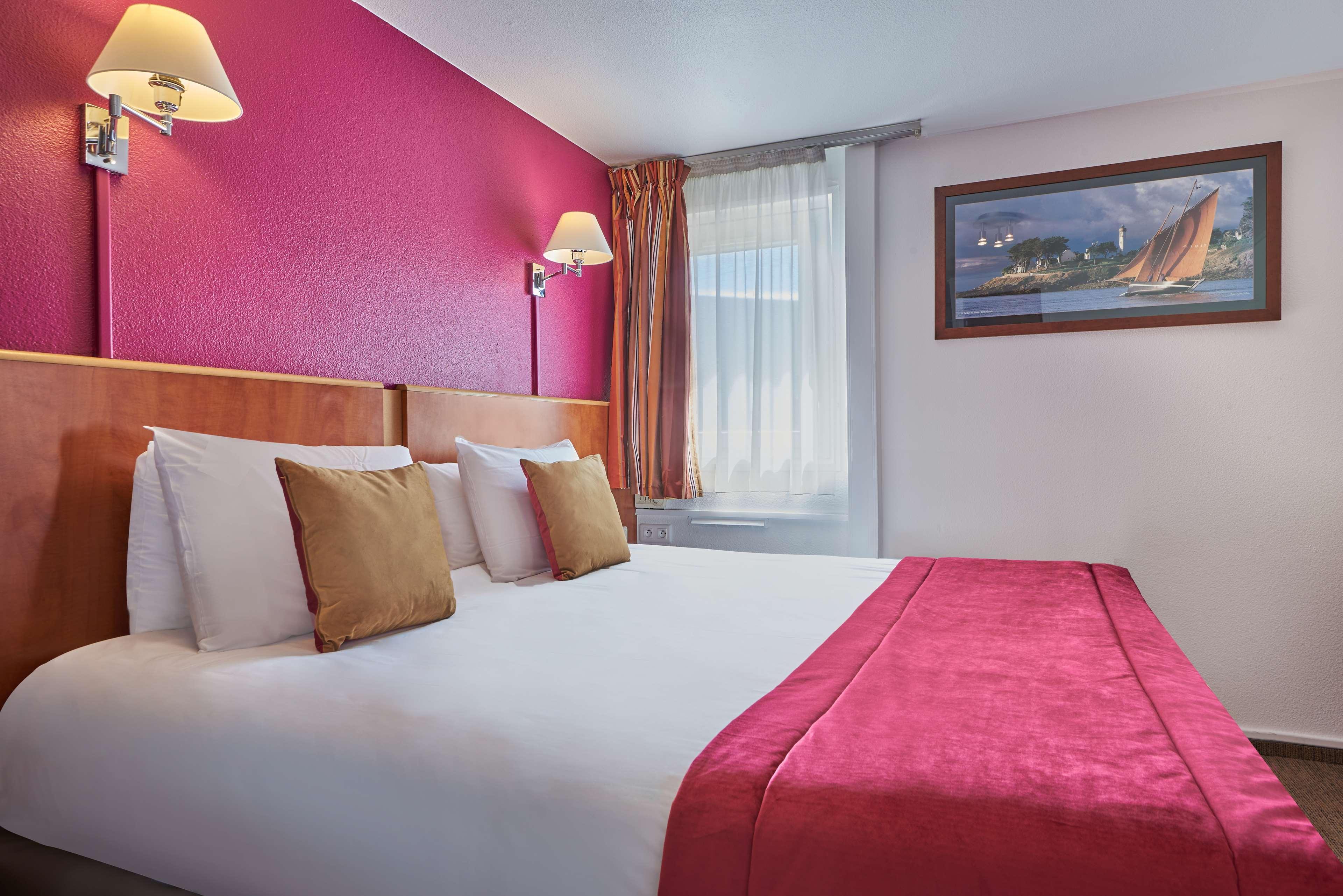 Kyriad Paris Sud Courtaboeuf Hotel 3*