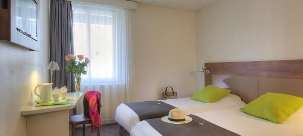 Kyriad Paris Sud Courtaboeuf Hotel 3*
