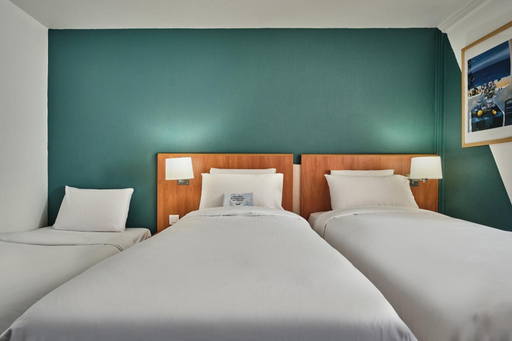 Kyriad Paris Sud Courtaboeuf Hotel 3*